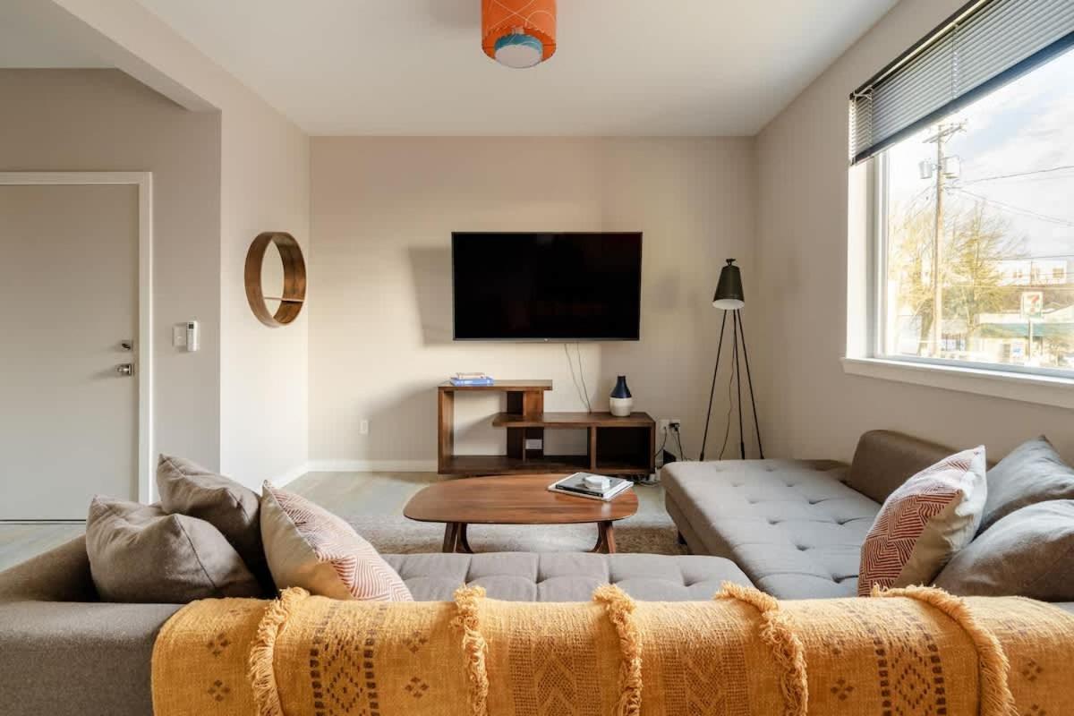The Mid-century In - Thrift & Eat Apartment Portland