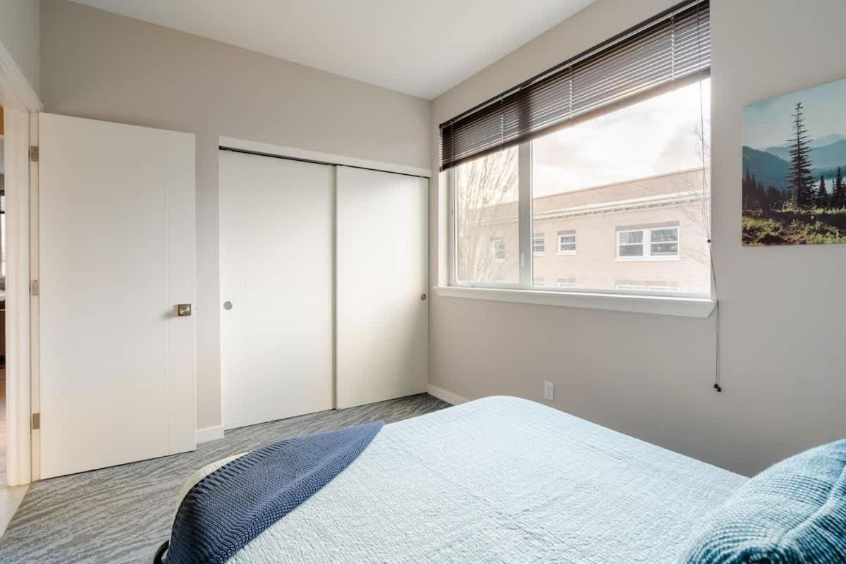 Apartment The Mid-century In - Thrift & Eat