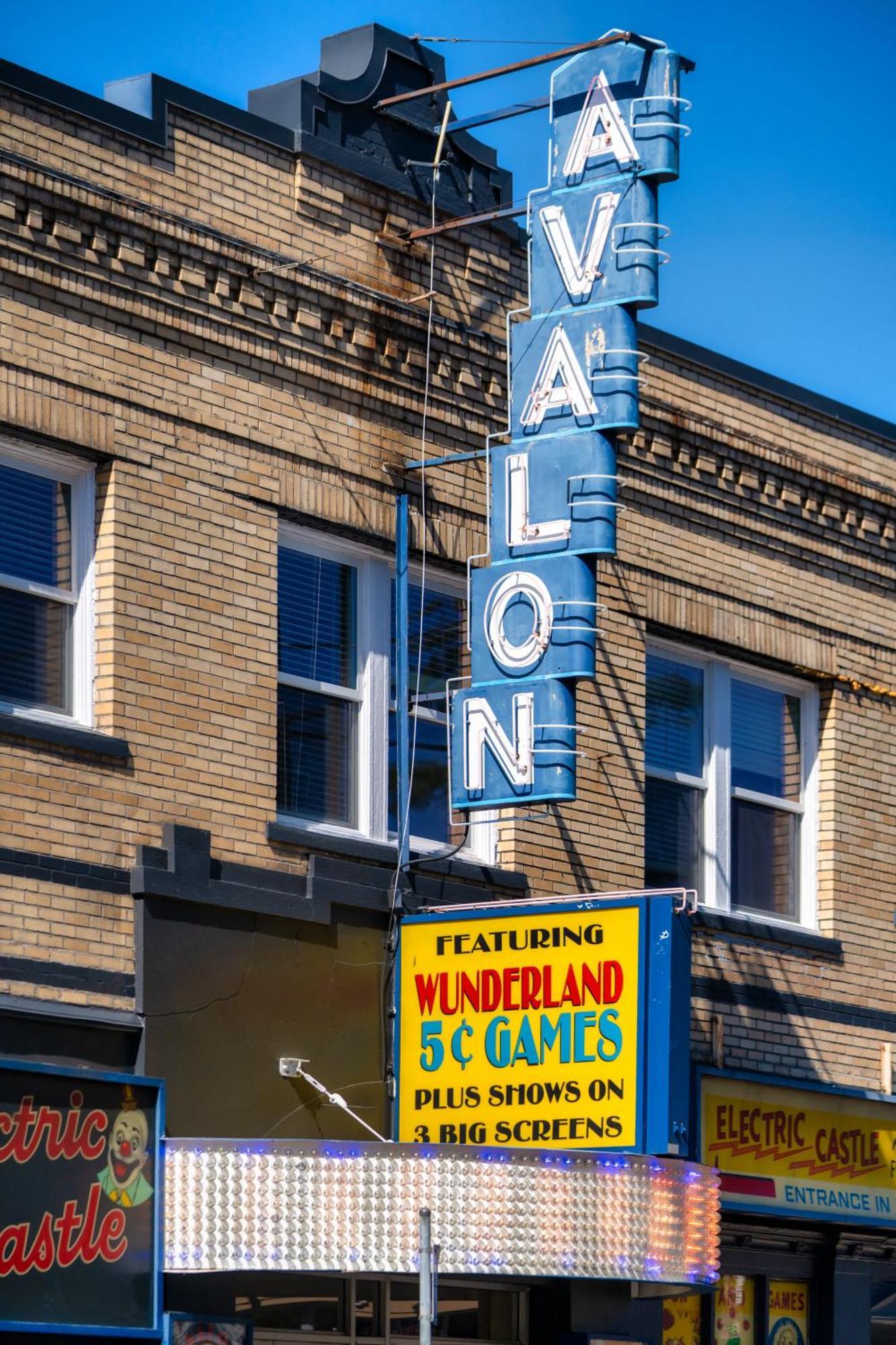 The Mid-century In - Thrift & Eat Portland